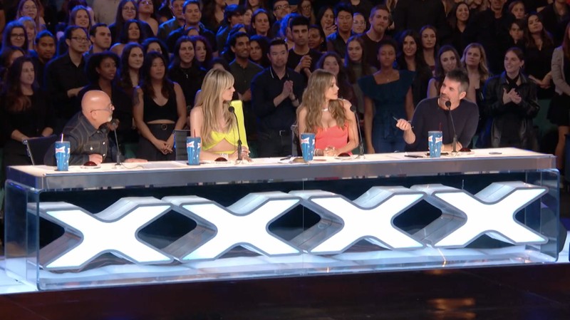 Seorang penyanyi asal Indonesia mencuri perhatian di America's Got Talent 2023. Ia adalah Putri Ariani yang memiliki suara emas. (Tangkapan Layar Twitter @AGT)