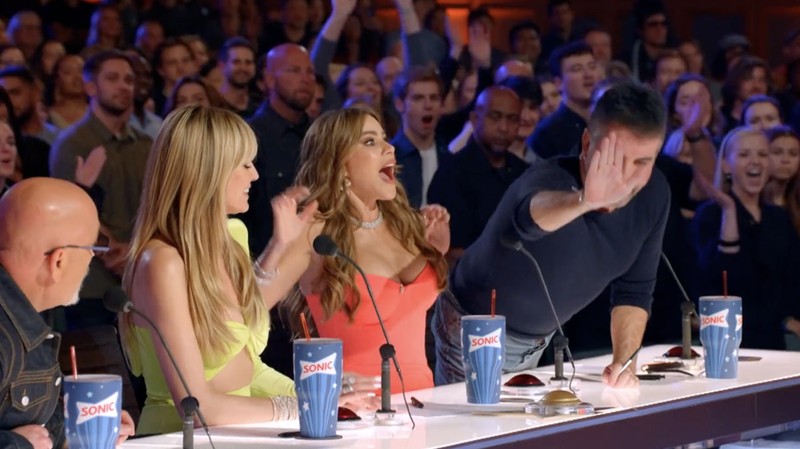 Seorang penyanyi asal Indonesia mencuri perhatian di America's Got Talent 2023. Ia adalah Putri Ariani yang memiliki suara emas. (Tangkapan Layar Twitter @AGT)