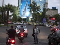 Iran Pamer Rudal Lebih Cepat dari Petir