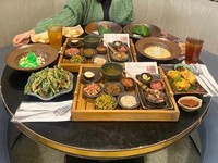 Konten Kreator Ini Populer Gegara Review Makanan