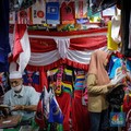 Pemilu Kali Ini Pedagang Atribut Kampanye Pasar Senen Pusing