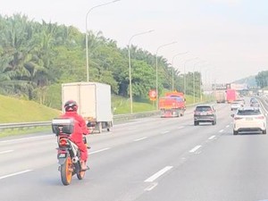 Mengapa Motor Masuk Tol Tidak Dilarang di Malaysia?