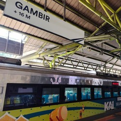 Naik Kereta dari Stasiun Gambir Tak Butuh KTP, Ini Gantinya