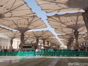 Terungkap! Ini Rahasia di Balik Payung Raksasa Masjid Nabawi