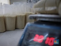 Duh! Belum Dinaikkan, Harga Gula di Pasaran Sudah Lompat