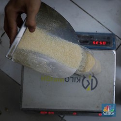 Warning! Diam-Diam Harga Gula di Pasaran Lompat Rp 500/Kg
