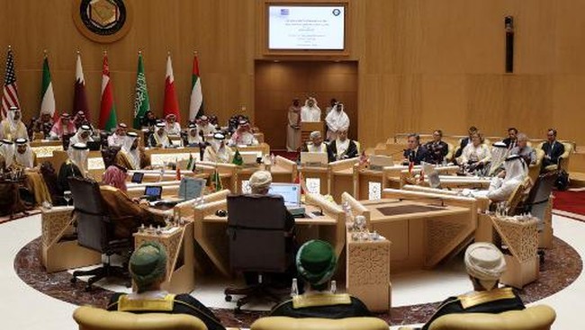 Perang Tak Terkendali, Iran Dorong Negara Teluk Lepas dari Bayangan AS