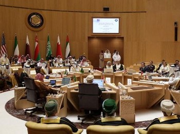 Perang Tak Terkendali, Iran Dorong Negara Teluk Lepas dari Bayangan AS