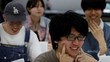 Potret Pekerja Jepang Ikut Les Tersenyum, Demi Dapat Kerjaan