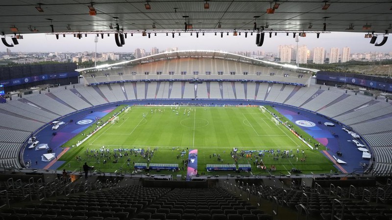 Inter Milan players run during a training session at the Ataturk Olympic Stadium in Istanbul, Turkey, Friday, June 9, 2023. Manchester City and Inter Milan are making their final preparations ahead of their clash in the Champions League final on Saturday night. (AP Photo/Antonio Calanni)