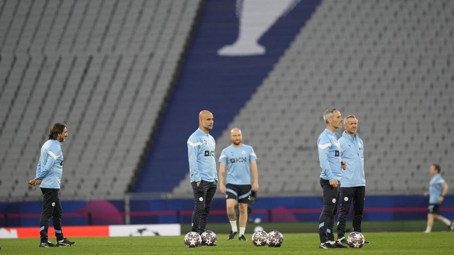 Inter Milan players run during a training session at the Ataturk Olympic Stadium in Istanbul, Turkey, Friday, June 9, 2023. Manchester City and Inter Milan are making their final preparations ahead of their clash in the Champions League final on Saturday night. (AP Photo/Antonio Calanni)
