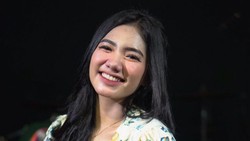 Lusyana Jelita, Bintang Muda Madura yang Bersinar Bersama OM Adella