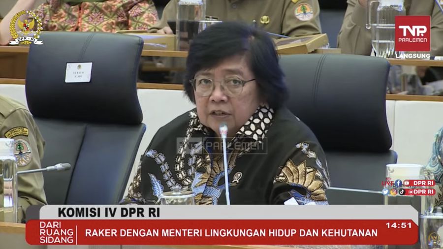Menteri Lingkungan Hidup dan Kehutanan Siti Nurbaya Bakar dalam Rapat Kerja dengan Komisi IV DPR RI. (Tangkapan Layar Youtube Komisi IV DPR RI Channel)