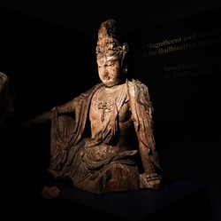 Siap-siap, Patung Buddha China Langka Siap Dilelang Rp16,3 M