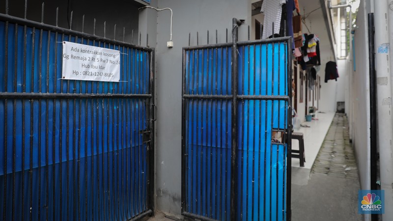 Suasana kos-kosan di sekitar kawasan Jakarta Industrial Estate Pulogadung (JIEP), Jakarta Timur, Senin (12/6/2023). Suasana kos-kosan di sekitar kawasan Jakarta Industrial Estate Pulogadung (JIEP), Jakarta Timur, Senin (12/6/2023). (CNBC Indonesia/Faisal Rahman)
