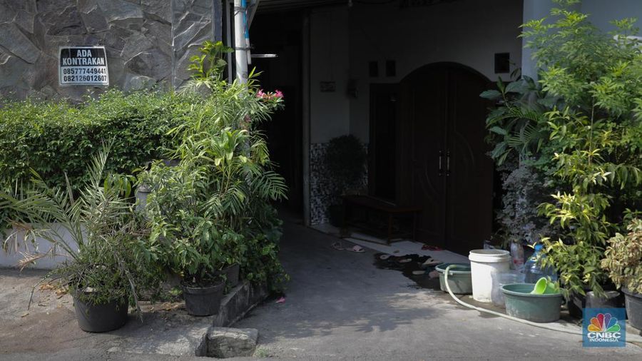 Suasana kos-kosan di sekitar kawasan Jakarta Industrial Estate Pulogadung (JIEP), Jakarta Timur, Senin (12/6/2023). (CNBC Indonesia/Faisal Rahman)