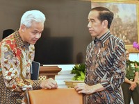 Ini Bedanya Gaya Blusukan Jokowi dan Ganjar Versi Hasto PDIP