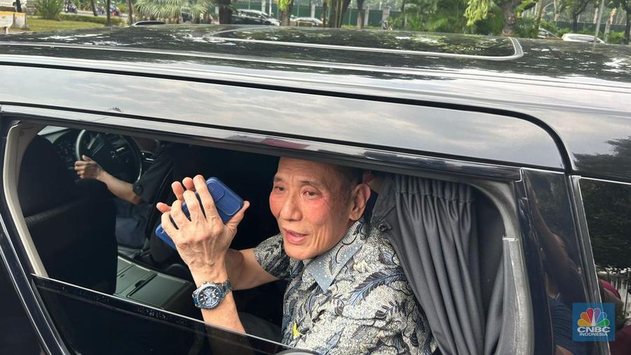 Jusuf Hamka Sambangi Polhukam Ingin Ketemu Mahfud MD. (CNBC Indonesia/Zefanya Aprilia)