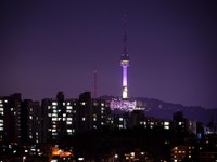 HUT BTS ke-10, Landmark Ikonik di Seoul Diterangi Cahaya Ungu