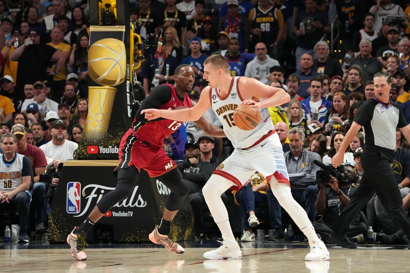 Miami Heat vs Denver Nuggets berlangsung di game kelima final NBA 2023. Sejarah tercipta, Denver Nuggets pertama kalinya jadi juara NBA. (USA TODAY Sports via Reuters)