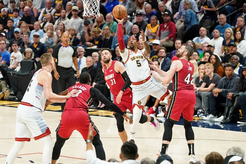 Miami Heat vs Denver Nuggets berlangsung di game kelima final NBA 2023. Sejarah tercipta, Denver Nuggets pertama kalinya jadi juara NBA. (USA TODAY Sports via Reuters)