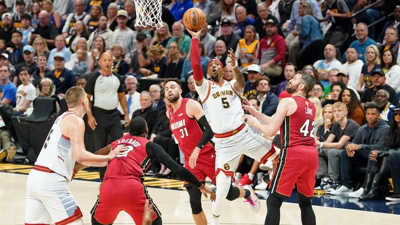Miami Heat vs Denver Nuggets berlangsung di game kelima final NBA 2023. Sejarah tercipta, Denver Nuggets pertama kalinya jadi juara NBA. (USA TODAY Sports via Reuters)