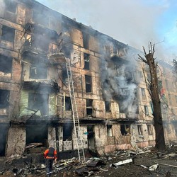 Putin Ngamuk! Kampung Halaman Zelensky Dibombardir, 11 Tewas