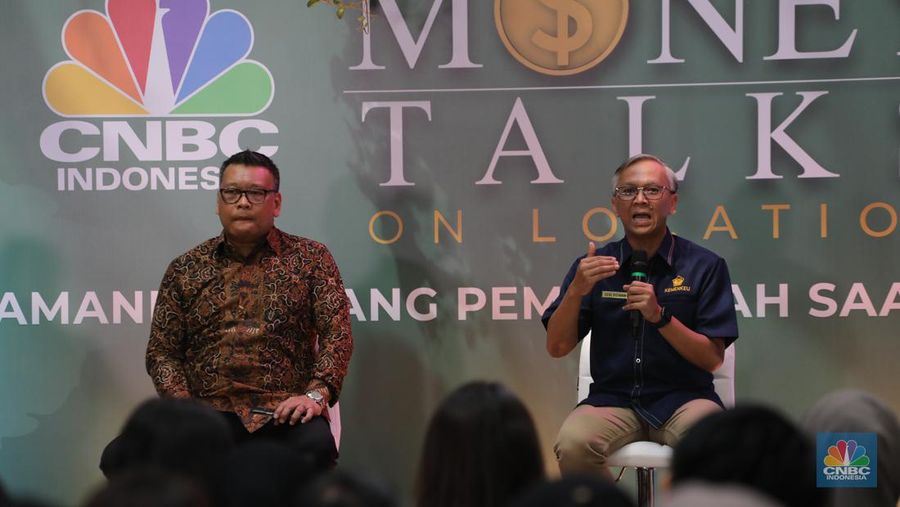 Direktur SUN DJPPR Kementerian Keuangan Deni Ridwan saat menghadiri acara CNBC Indonesia 'Money Talks On Location' di Jakarta, Rabu (14/6/2023). Acara 'Money Talks On Location' kali ini membahas topik tentang 