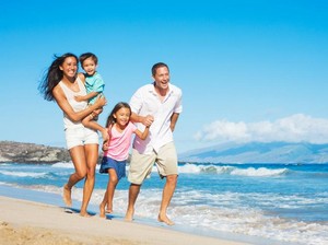 5 Contoh Cerita Tentang Liburan ke Pantai yang Singkat dan Seru!