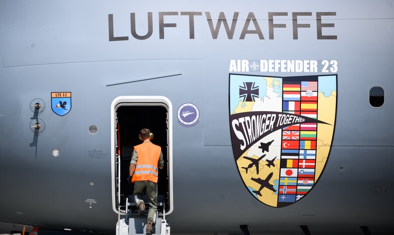 Pertahanan Atlantik Utara atau NATO menggelar latihan pengerahan angkatan udara terbesar pada Senin (12/6/2023). Hal ini terjadi saat aliansi itu sedang bersitegang dengan Rusia setelah Moskow menyerang Ukraina. (via REUTERS/POOL)