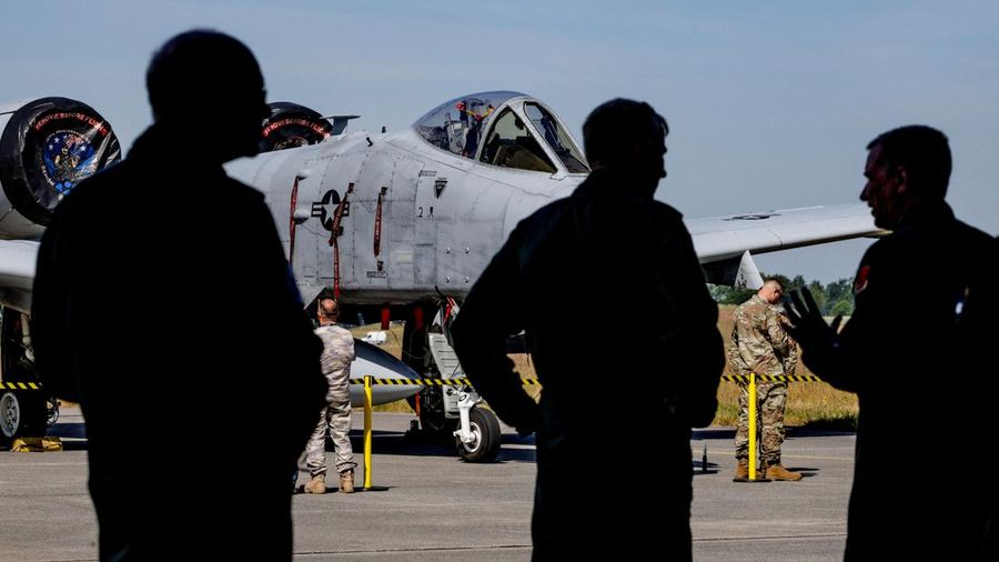 Pertahanan Atlantik Utara atau NATO menggelar latihan pengerahan angkatan udara terbesar pada Senin (12/6/2023). Hal ini terjadi saat aliansi itu sedang bersitegang dengan Rusia setelah Moskow menyerang Ukraina. (via REUTERS/POOL)