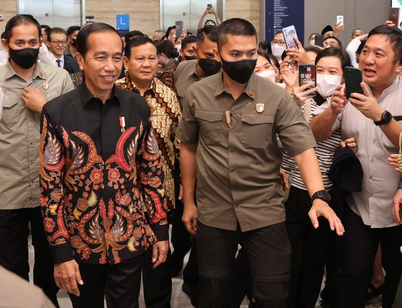 Presiden Joko Widodo menghadiri acara peresmian Tzu Chi Hospital di Pantai Indah Kapuk dengan bersama sejumlah menteri dan Pendiri Agung Sedayu Group Sugianto Kusuma alias Aguan. (Dok. Tim Media Prabowo Subianto)