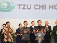 Asik Tertawa, Begini Mesranya Jokowi, Prabowo, & Aguan