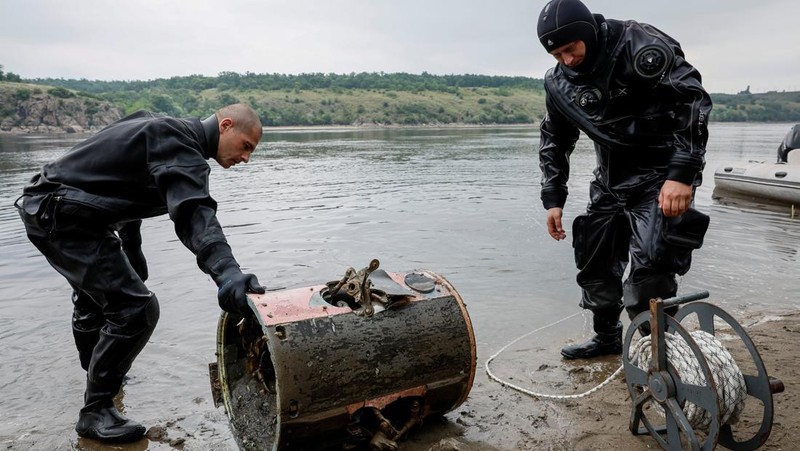 Sungai Dnipro mulai menyusut. (REUTERS/ALINA SMUTKO)