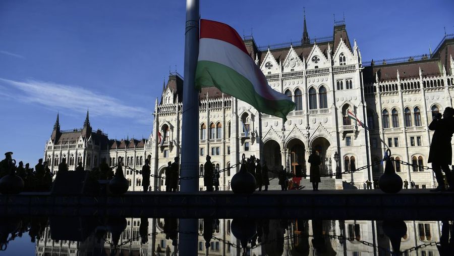 Bendera Hongaria. (File Foto - AP Photo/Anna Szilagyi)