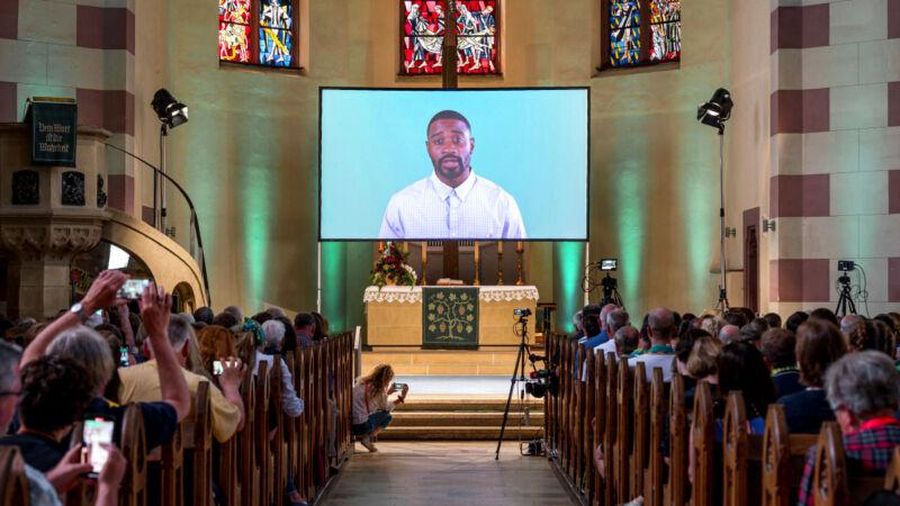 Chatgpt pimpin ibadah di gereja Jerman. (Dok: Daniel Vogl/picture alliance via Getty Images)
