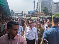 Jokowi Cek Pasar: Beras Gak Ada Masalah, Harga Rp9.000 Bagus