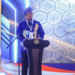 Geger Bobby Nasution Ngamuk Pembangunan Tugu Medan tidak Sesuai Desain