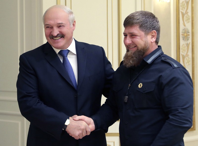 Tentara sukarelawan mengikuti pelatihan di luar Kyiv, Ukraina, Sabtu, 17 September 2022. Beberapa sukarelawan mendaftar untuk bergabung dengan unit Chechnya yang berperang bersama militer Ukraina. Tentara sukarelawan mengikuti pelatihan di luar Kyiv, Ukraina, Sabtu, 17 September 2022. Beberapa sukarelawan mendaftar untuk bergabung dengan unit Chechnya yang berperang bersama militer Ukraina. (File Foto - AP Photo/Andrew Kravchenko)