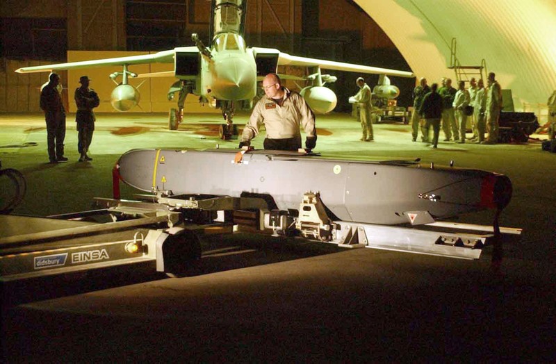 Rudal jelajah Storm Shadow buatan salah satu negara anggota Pakta Pertahanan Atlantik Utara (NATO), Inggris, menjadi perbincangan usai diduga menewaskan jenderal Rusia Sergei Goryachev. (AP/CPL PAUL SAXBY)