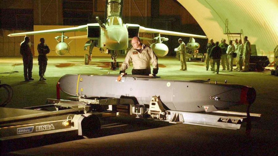Rudal jelajah Storm Shadow buatan salah satu negara anggota Pakta Pertahanan Atlantik Utara (NATO), Inggris, menjadi perbincangan usai diduga menewaskan jenderal Rusia Sergei Goryachev. (AP/CPL PAUL SAXBY)