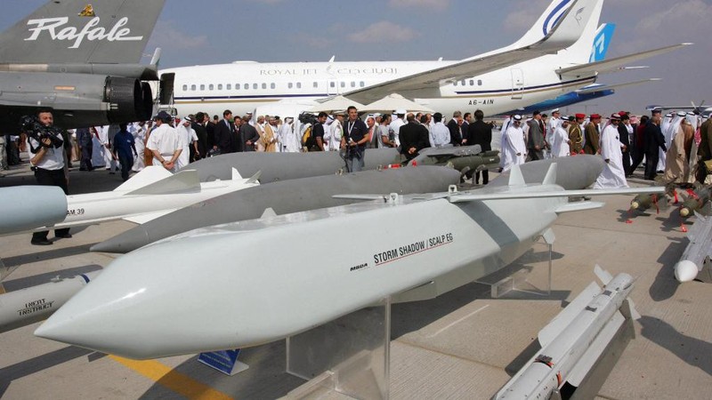 Rudal jelajah Storm Shadow buatan salah satu negara anggota Pakta Pertahanan Atlantik Utara (NATO), Inggris, menjadi perbincangan usai diduga menewaskan jenderal Rusia Sergei Goryachev. (AP/CPL PAUL SAXBY)