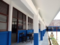 Niat Membersihkan Sekolah, Guru Ini Temukan Harta Karun