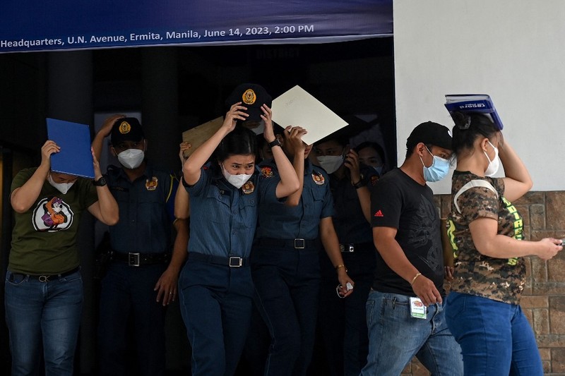 Siswa dan pekerja berhamburan keluar gedung saat gempa berkekuatan 6,2 magnitudo melanda Filipina, Kamis (15/6/2023). (AFP/JAM STA ROSA) Siswa dan pekerja berhamburan keluar gedung saat gempa berkekuatan 6,2 magnitudo melanda Filipina, Kamis (15/6/2023). (AFP/JAM STA ROSA)