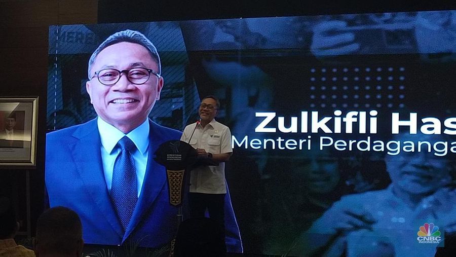Zulkifli Hasan Luncurkan Buku