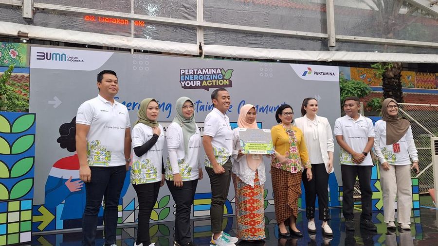 PT Pertamina (Persero) melakukan kick off program Sekolah Energi Berdikari Pertamina di SMA Negeri 40 Jakarta, Pademangan, Jakarta Utara, pada Jumat (16/6)