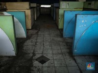 Seram! Muncul Kios-kios 'Hantu' di Pasar Tanah Abang