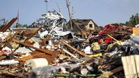 Porak-Poranda, Potret Kota-Kota AS Diterjang Tornado Dahsyat - Foto 3