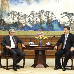 Intip Pertemuan Bill Gates-Xi Jinping di China, Bahas Apa?
