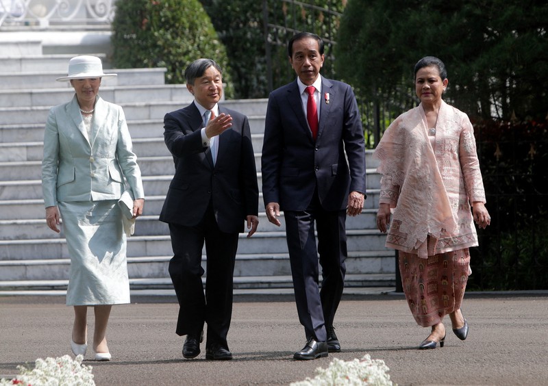 Iring-iringan mobil yang mengangkut Kaisar Jepang Naruhito dan Permaisuri Masako tiba di Istana Kepresidenan di Bogor pada 19 Juni 2023. Iring-iringan mobil yang mengangkut Kaisar Jepang Naruhito dan Permaisuri Masako tiba di Istana Kepresidenan di Bogor pada 19 Juni 2023. (\ ADITYA AJI / AFP)